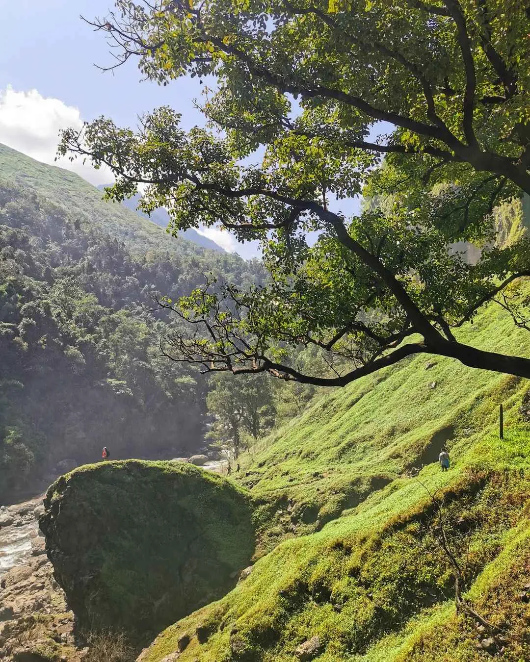 aw-asen falls