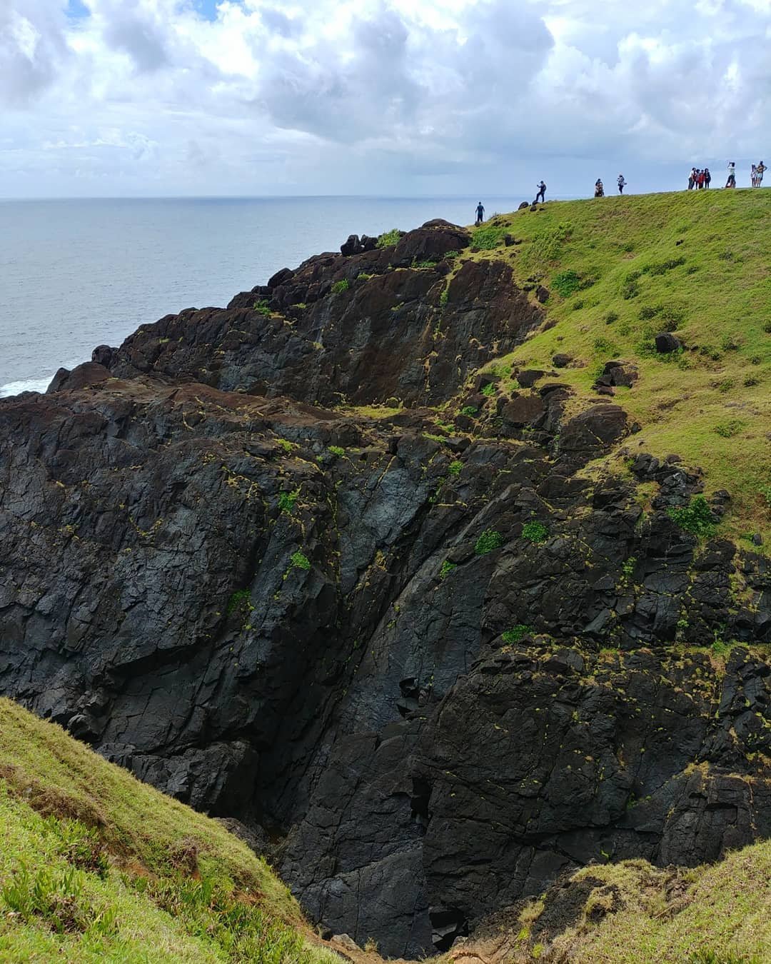 binurong point catanduanes