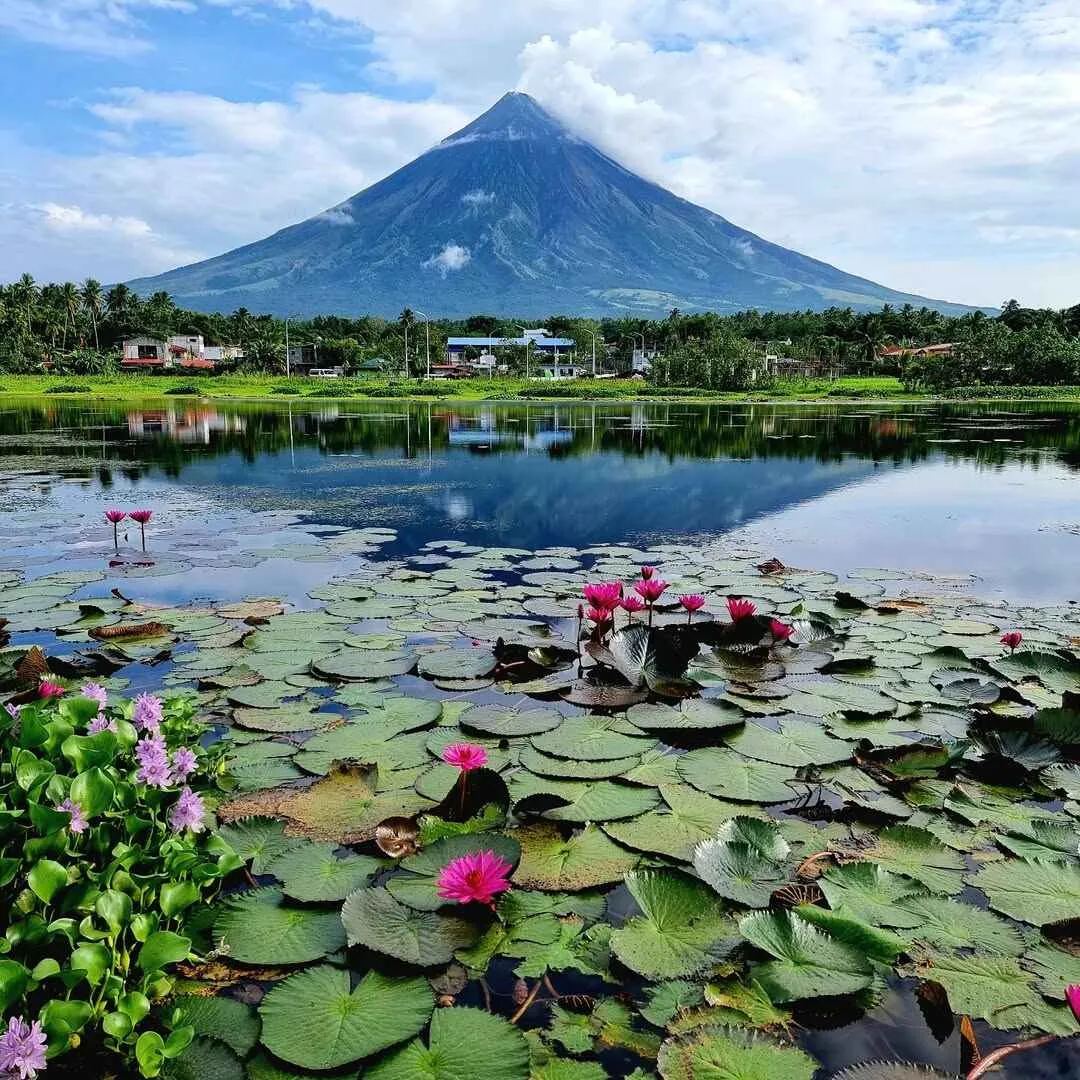 Sumlang Lake Albay Tourist spot