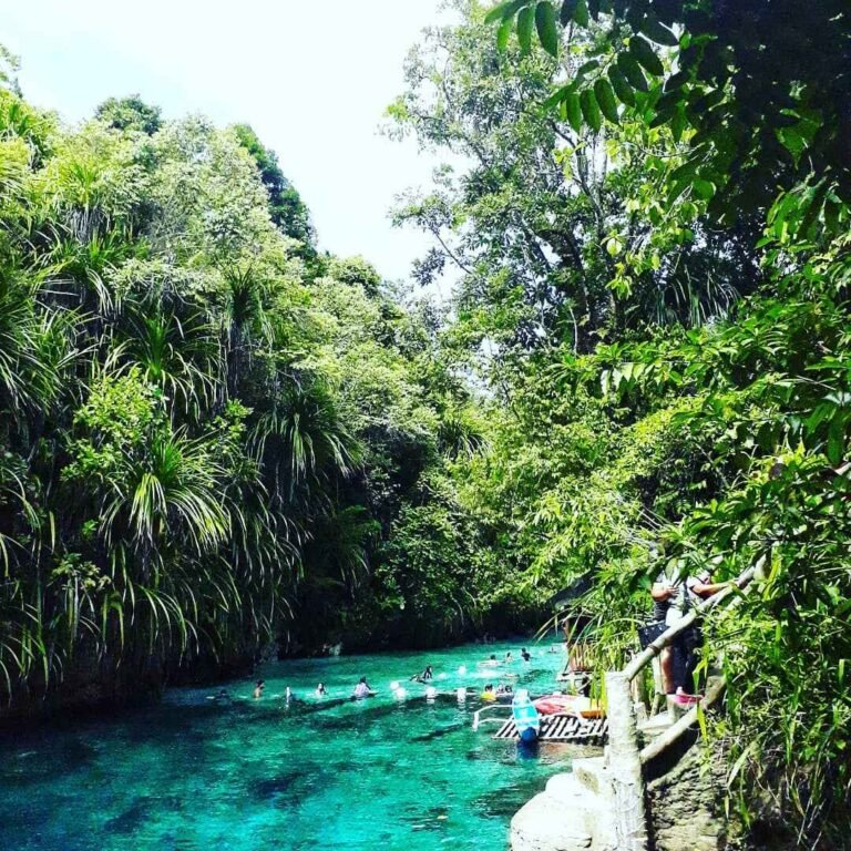 hinatuan enchanted river