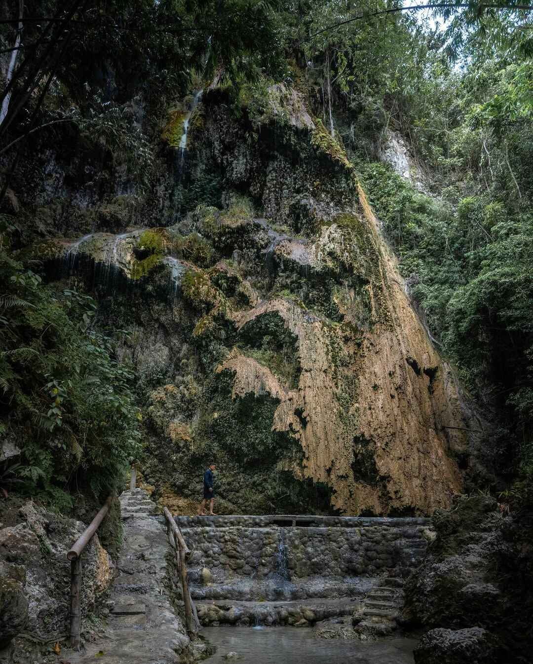 Tumalog Falls