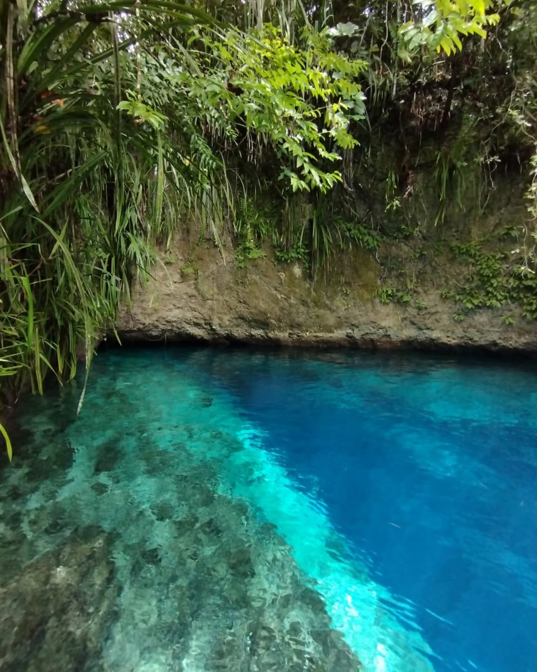 hinatuan enchanted river