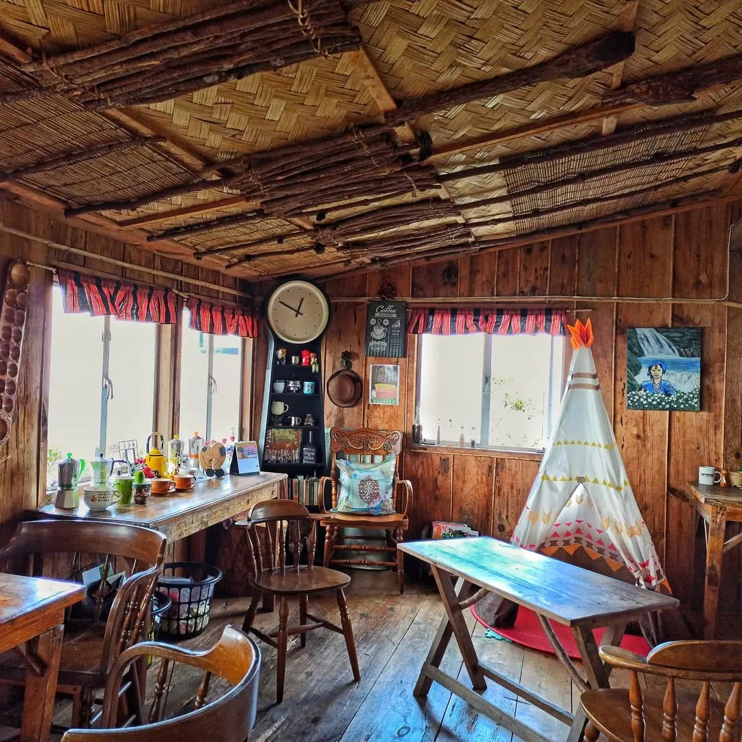 HERMIT’S TREE HOUSE & CAFÉ (MT. KALUGONG)