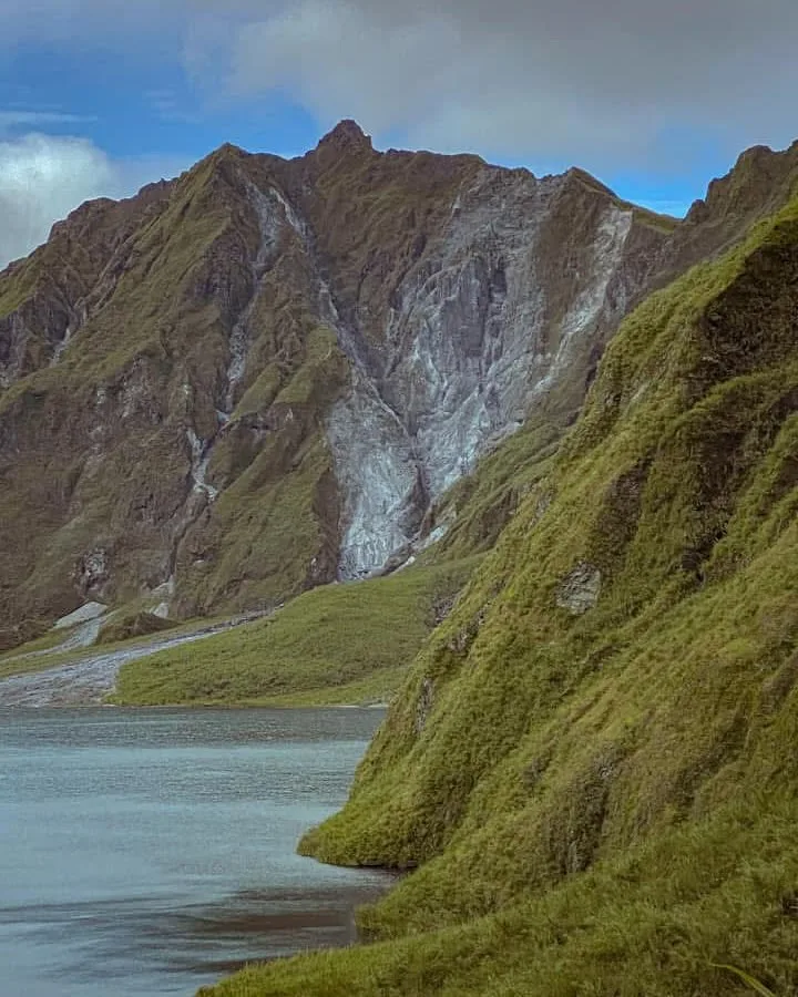 Mount pinatubo crater photo