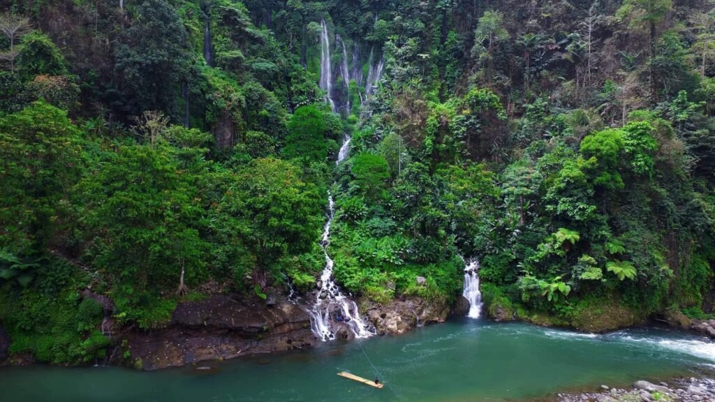 Sinulom Falls Photo