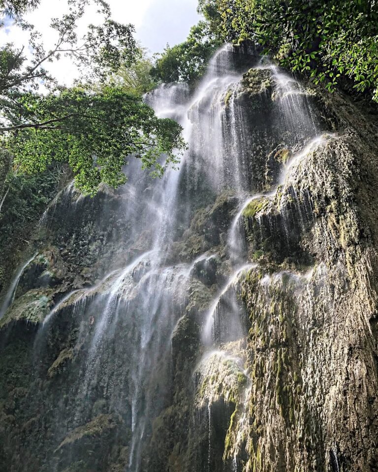 Tumalog Falls Photo