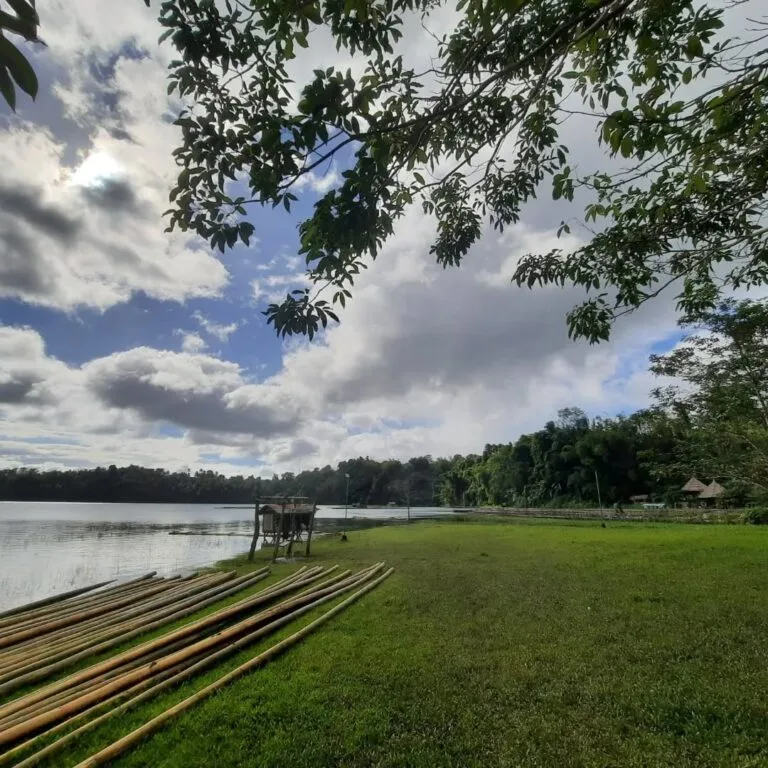 yambo lake photo in nagcarlan laguna