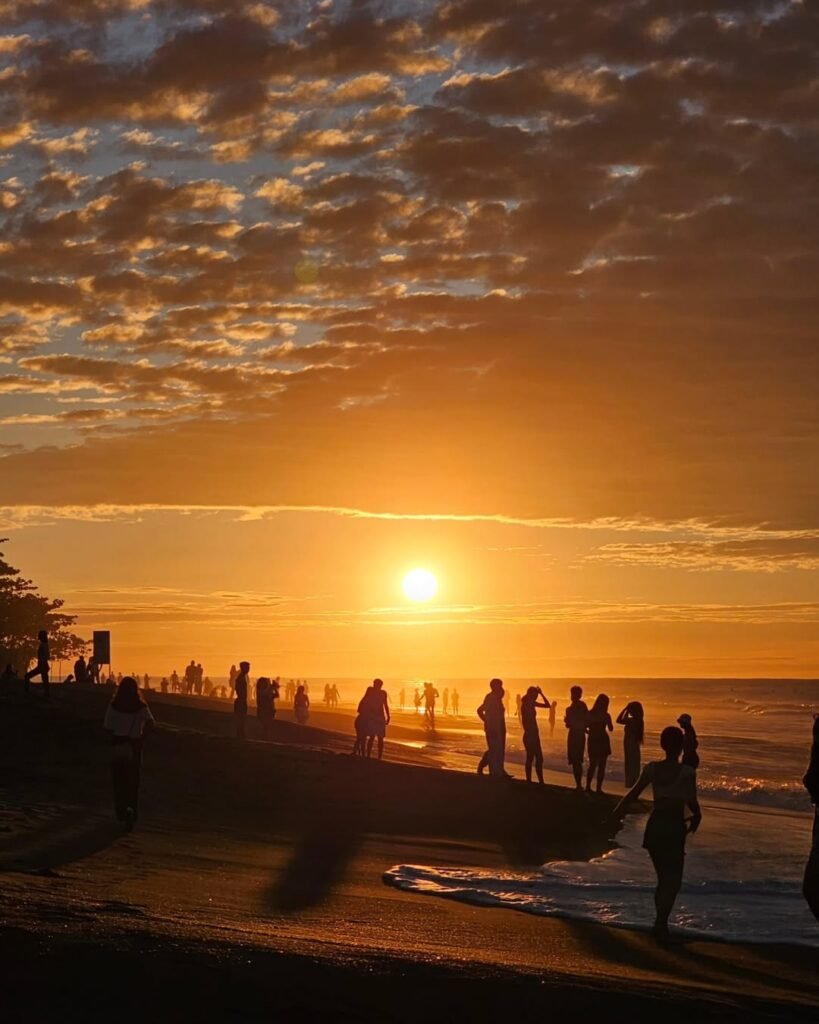 Urbiztondo Beach La Union Photo