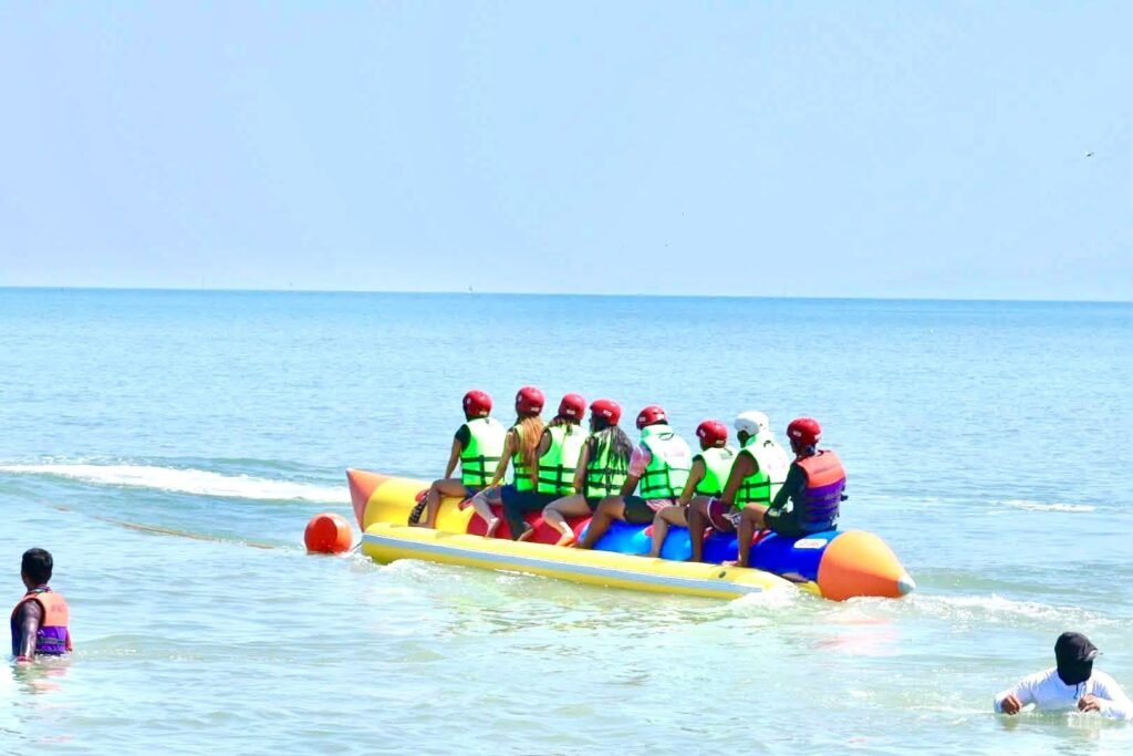 tondaligan Beach banana boat